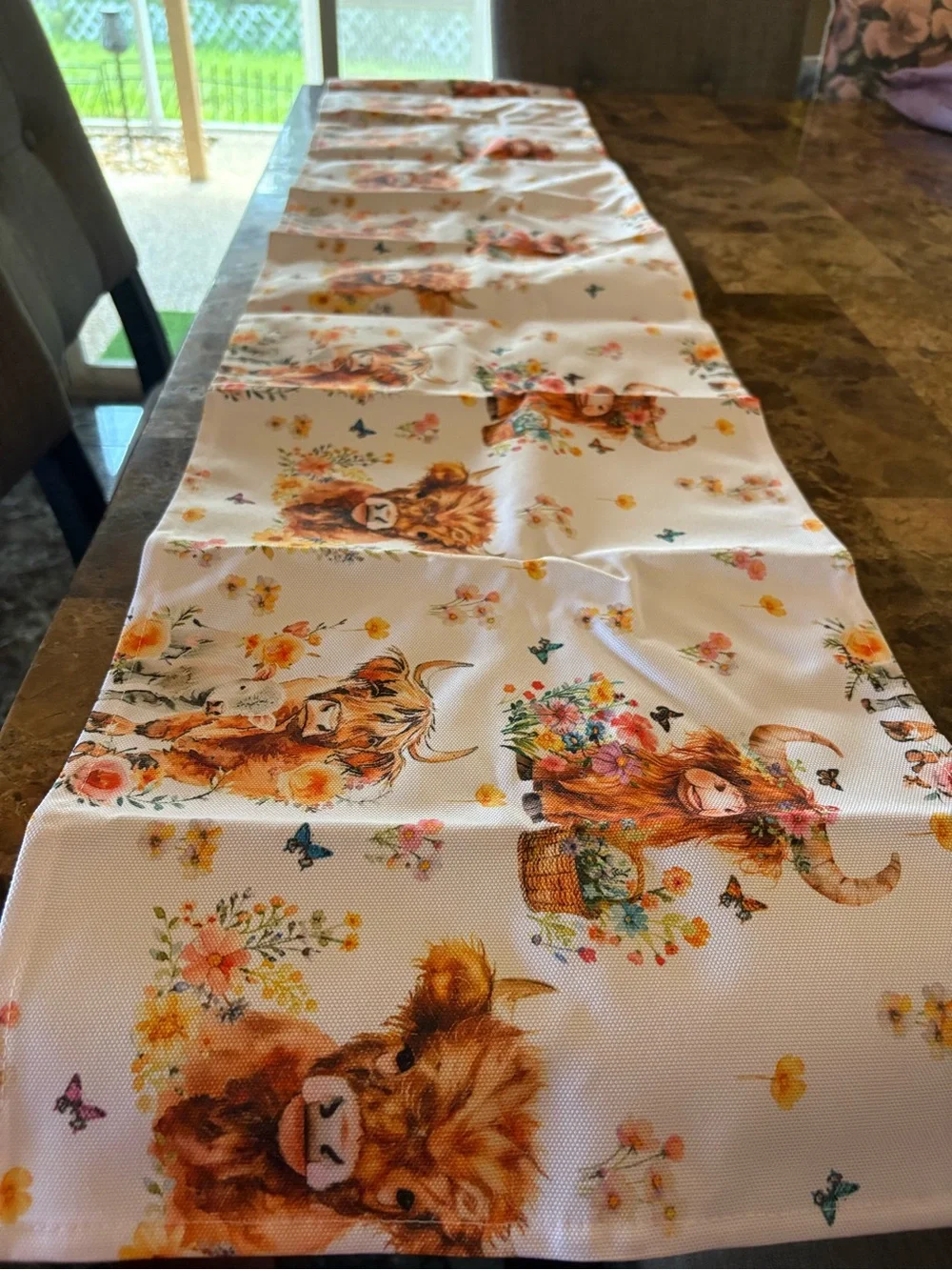PEDAY NWT Farmhouse Highland Cow Table Runner - White & Brown